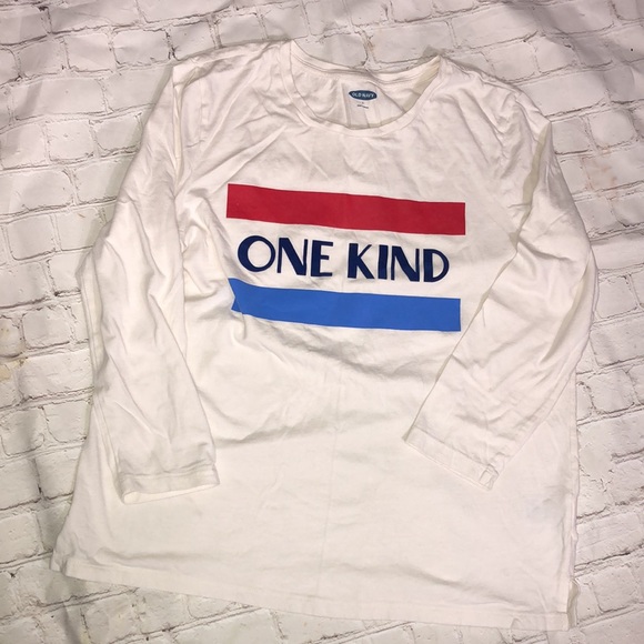 Graphic Tee bundle sizes M-L - Picture 3 of 5